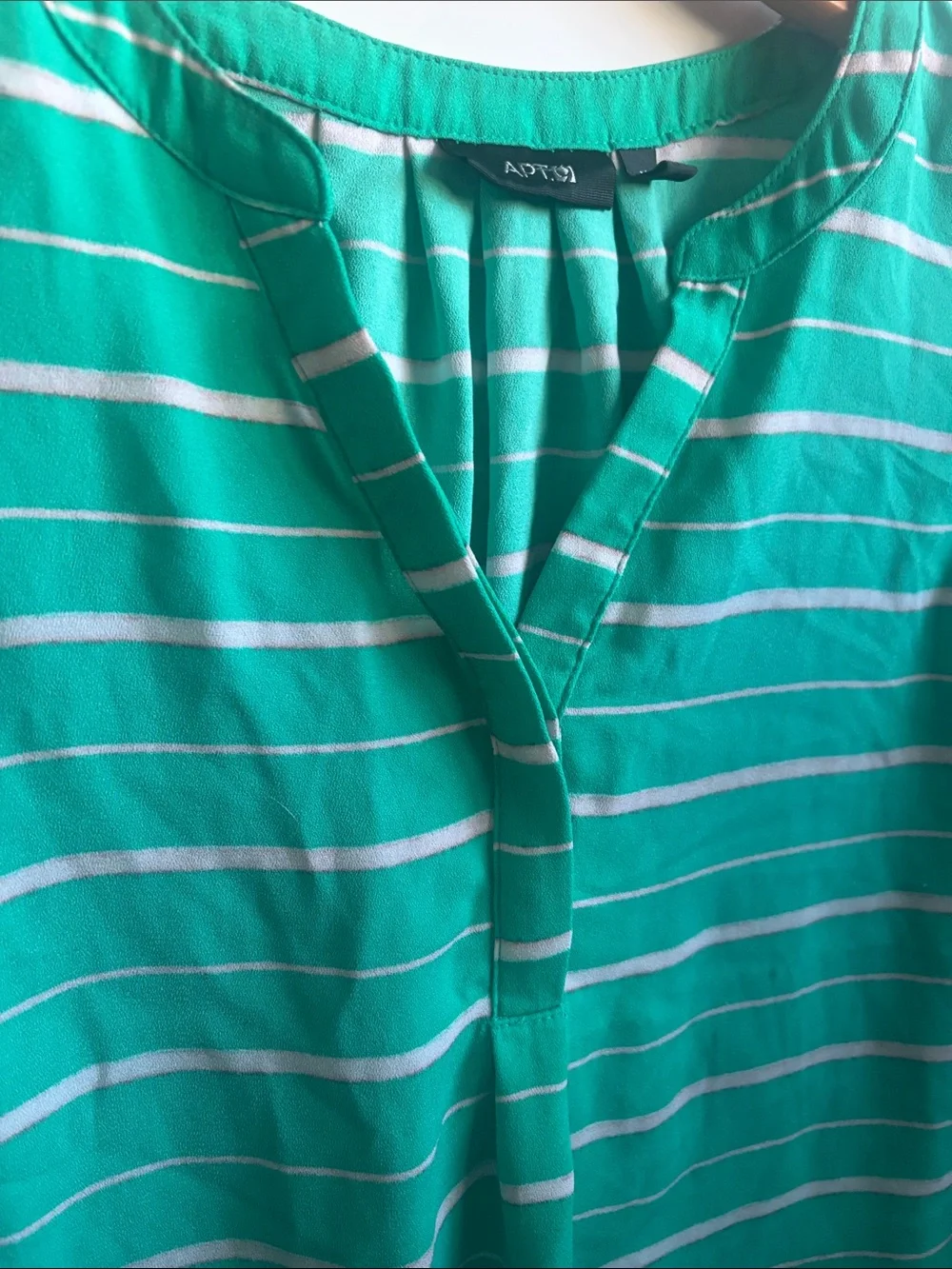 Apt. 9 Green & a White Stripe Sleeveless Blouse - Picture 2 of 4